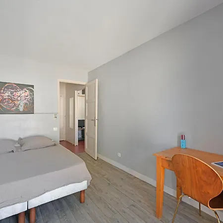 Le 33 - Clim - Free Parking - Wi-fi Apartment Avignon